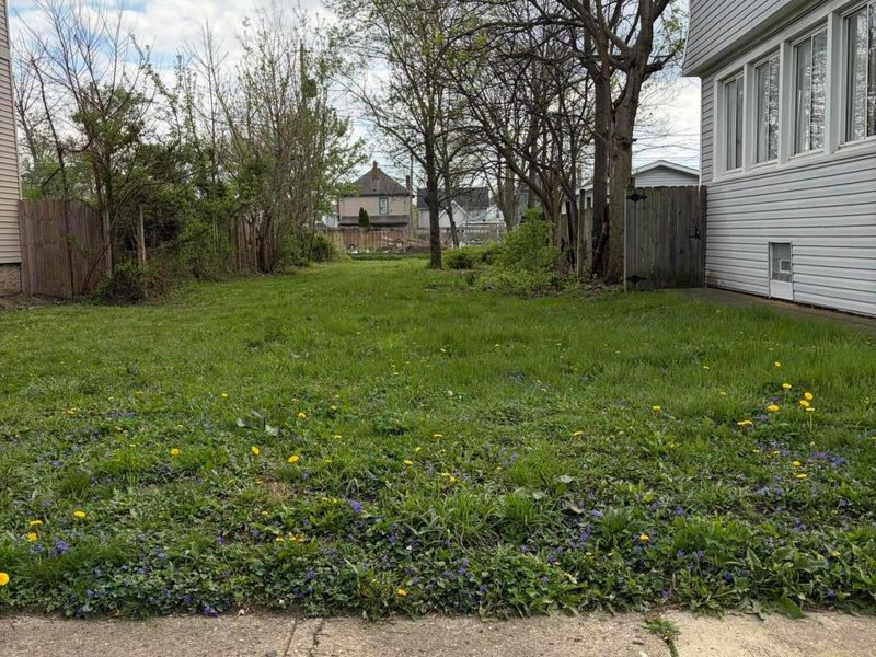 565 E Mithoff Street, Columbus, OH 43206 Photo 2