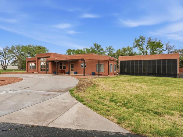 378 Debonair Drive SE, Los Lunas, NM 87031