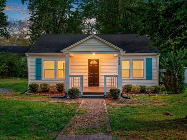 705 Williams Ln , Clarksville, TN 37040