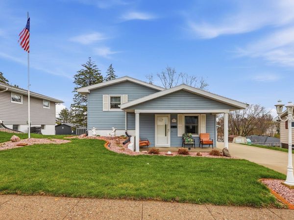 2878 Timberline Street, Dubuque, IA 52001