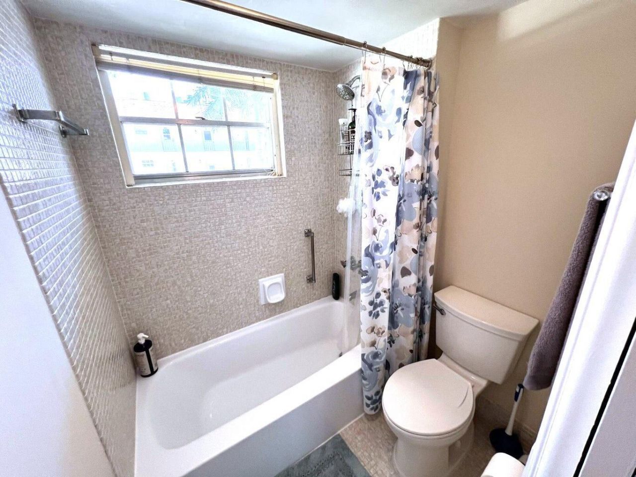 5580 W Tamberlane Circle, Unit 235, Palm Beach Gardens, FL 33418 Photo