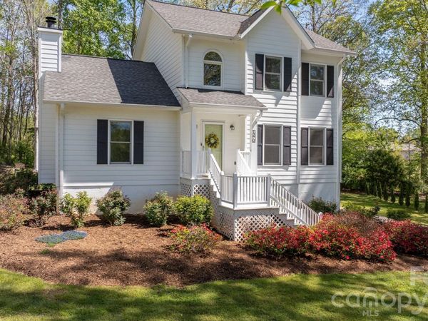 1270 Berra Place, Hickory, NC 28602