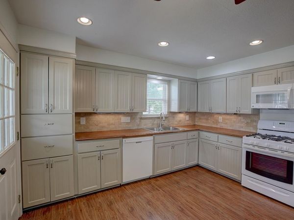 1307 Vine ST, Georgetown, TX 78626