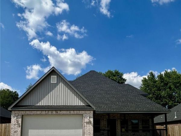 224 Ryder Street , Gentry, AR 72734