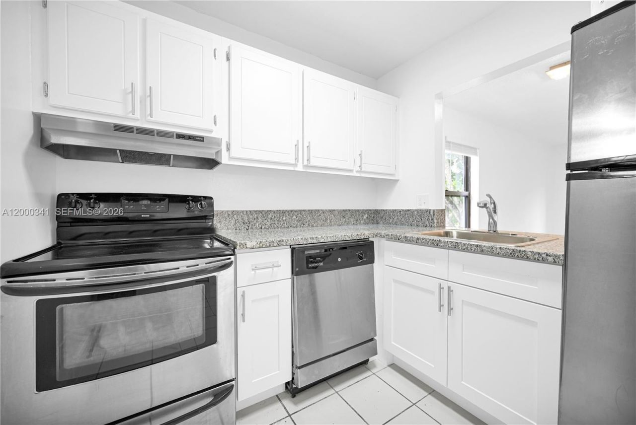 7550 Stirling Rd, Unit V111, Davie, FL 33024 Photo