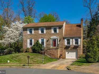 1910 GRAND COURT, VIENNA, VA 22182