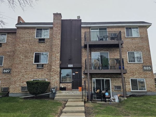 825 W College Boulevard , Addison, IL 60101