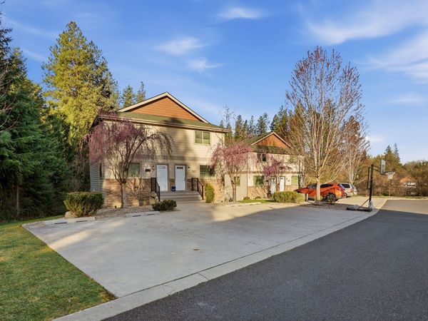 915 W Pirate Ln, Spokane, WA 99218