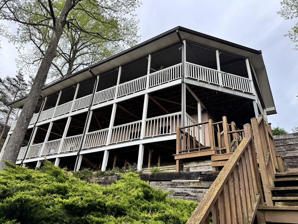 7 Lakeview Dr, Hayesville, NC 28904 Main Photo