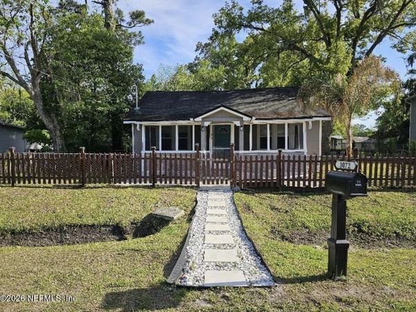 3072 BESSENT Road, Jacksonville, FL 32218