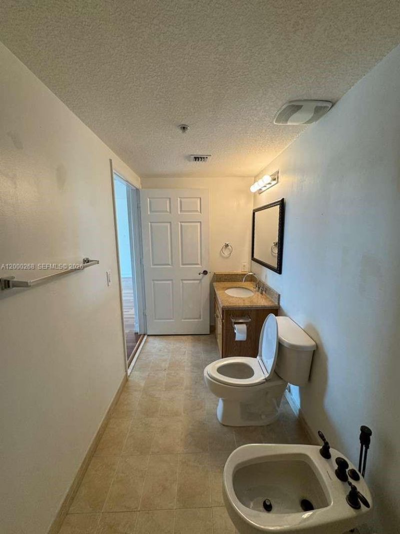 4242 NW 2nd St, Unit 1606, Miami, FL 33126 Photo