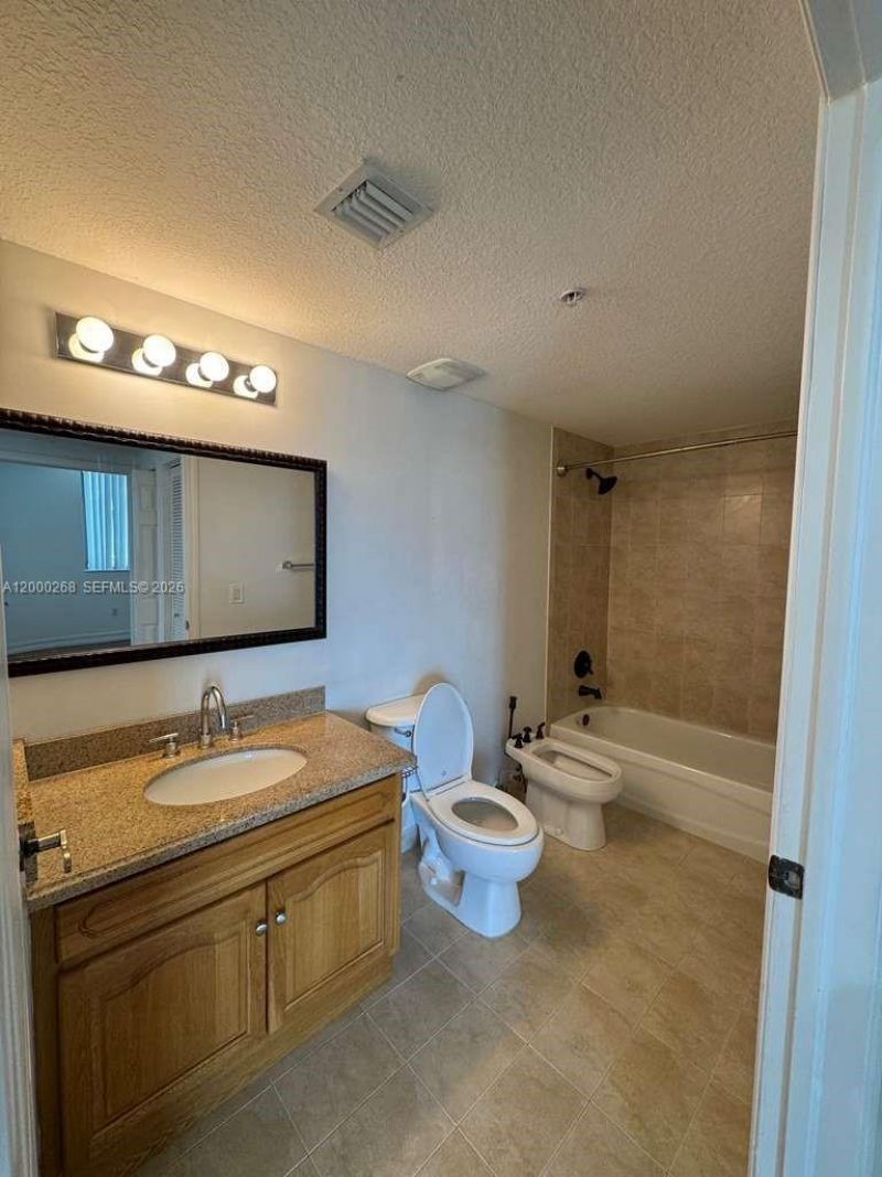 4242 NW 2nd St, Unit 1606, Miami, FL 33126 Photo