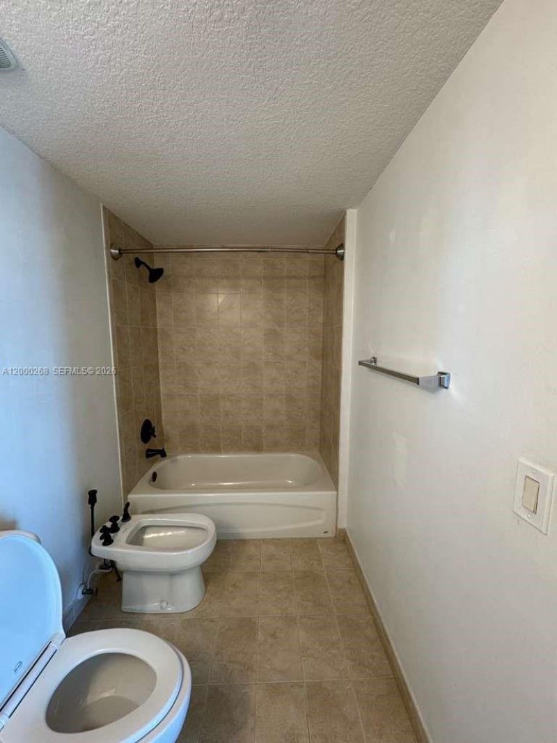 4242 NW 2nd St, Unit 1606, Miami, FL 33126 Photo