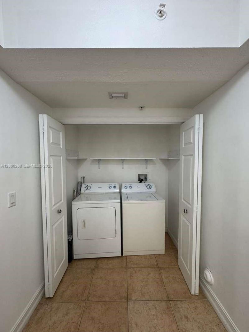 4242 NW 2nd St, Unit 1606, Miami, FL 33126 Photo