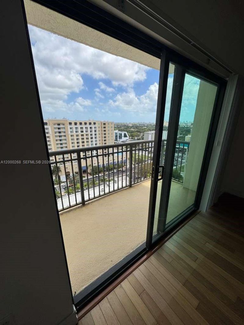 4242 NW 2nd St, Unit 1606, Miami, FL 33126 Photo