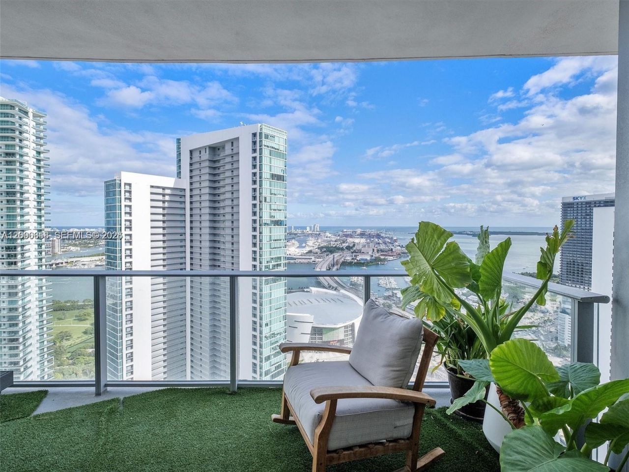 851 NE 1st Ave, Unit 4109, Miami, FL 33132 Photo