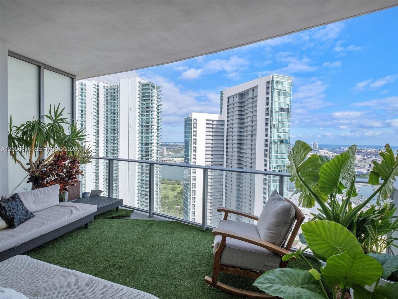 851 NE 1st Ave, Unit 4109, Miami, FL 33132 Photo