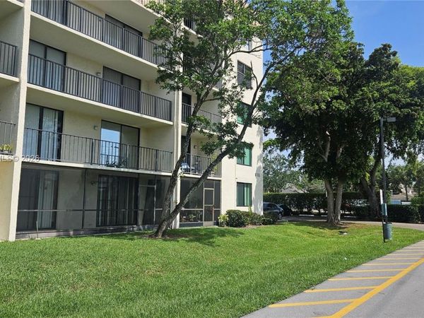 Unit 103, Tamarac, FL 33319