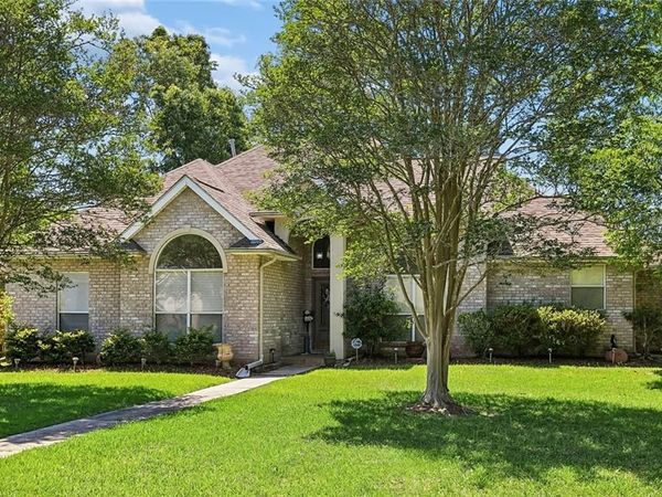 200 GAGE Court, Madisonville, LA 70447