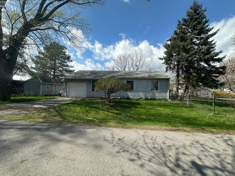 117 E Miami Trail, Sandusky, OH 44870 Photo 3