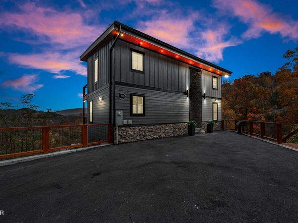 714 Pinecrest Drive, Gatlinburg, TN 37738