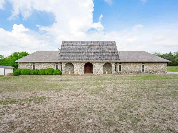 1909 Lakeview Drive, Perry, OK 73077