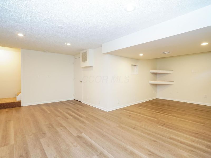 1725 Convair Drive, Galloway, OH 43119 Photo 3