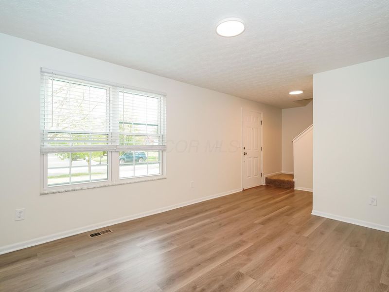 1725 Convair Drive, Galloway, OH 43119 Photo 4