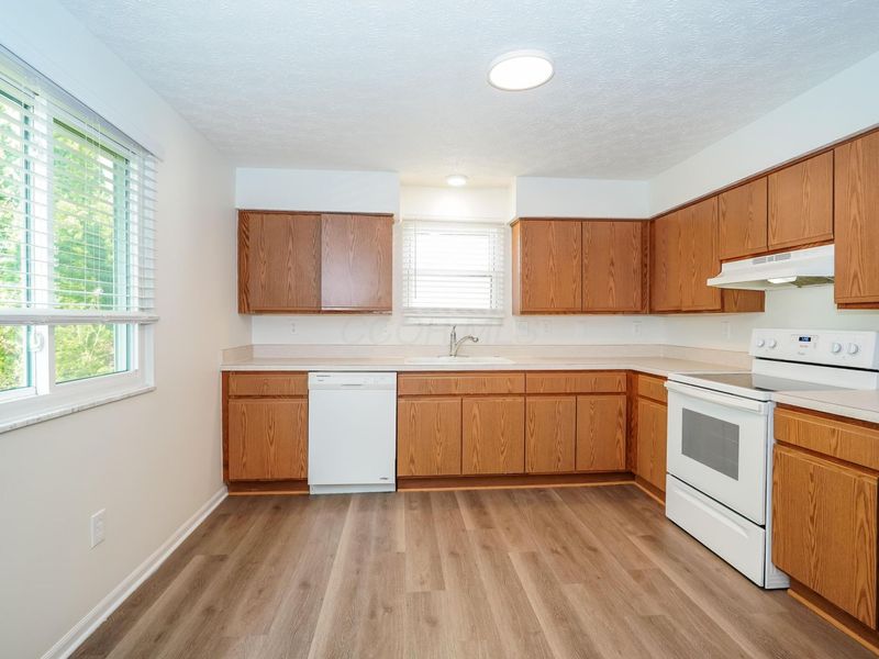 1725 Convair Drive, Galloway, OH 43119 Photo 6