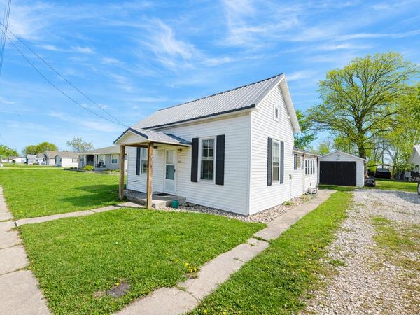 308 W Washington Street W, Farina, IL 62838