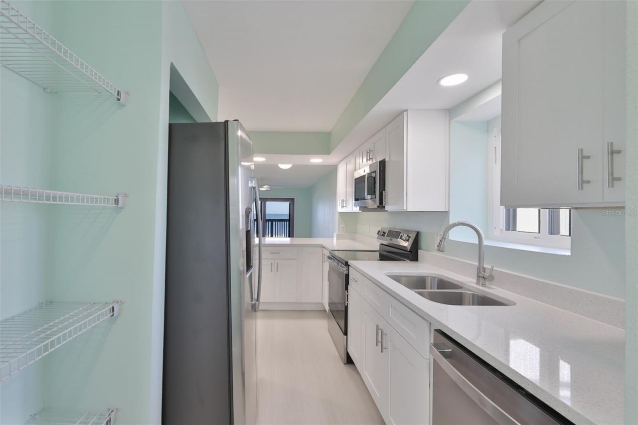 812 Bahia Del Sol Drive, Unit A, Ruskin, FL 33570 Photo