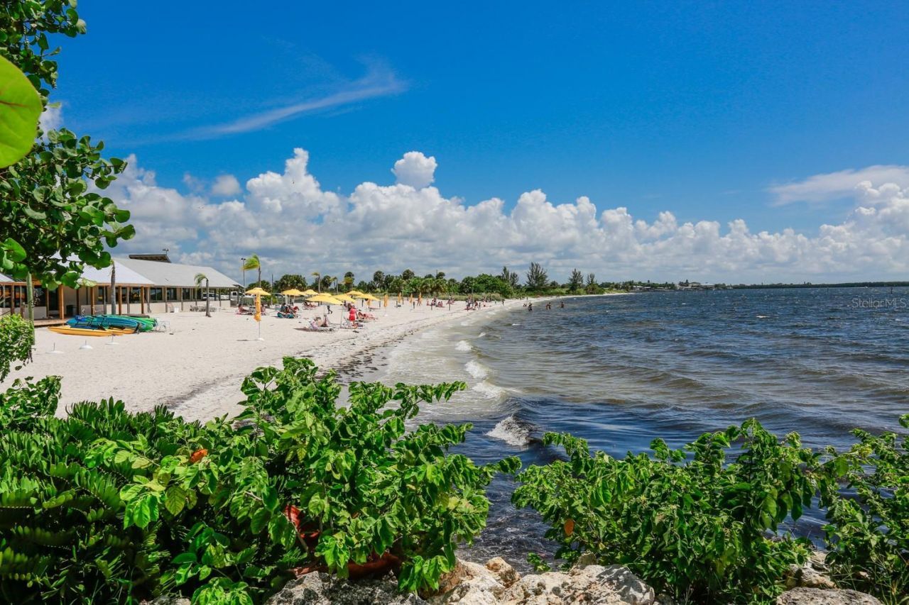 812 Bahia Del Sol Drive, Unit A, Ruskin, FL 33570 Photo