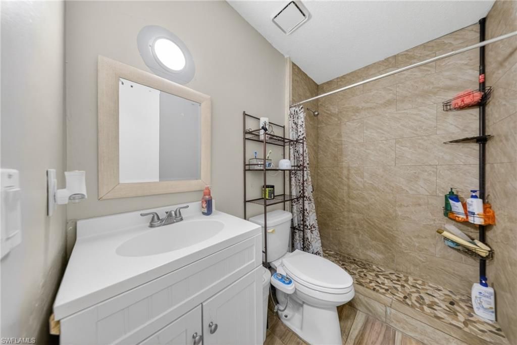 3871 White Blvd, Naples, FL 34117 Photo