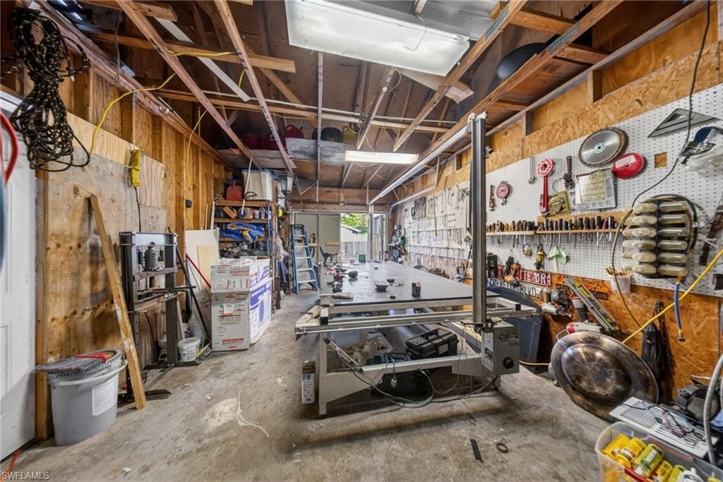 3871 White Blvd, Naples, FL 34117 Photo