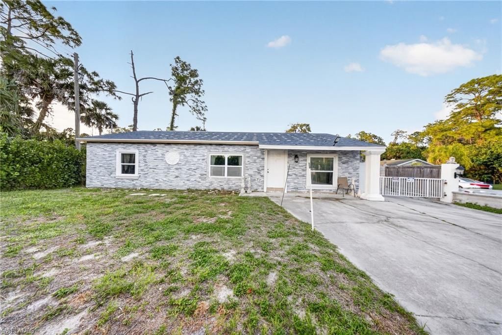 3871 White Blvd, Naples, FL 34117 Photo