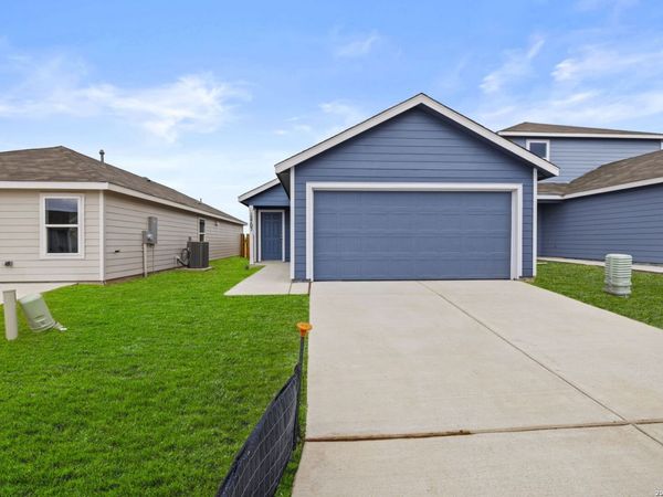 12711 Kathleen St, St Hedwig, TX 78152