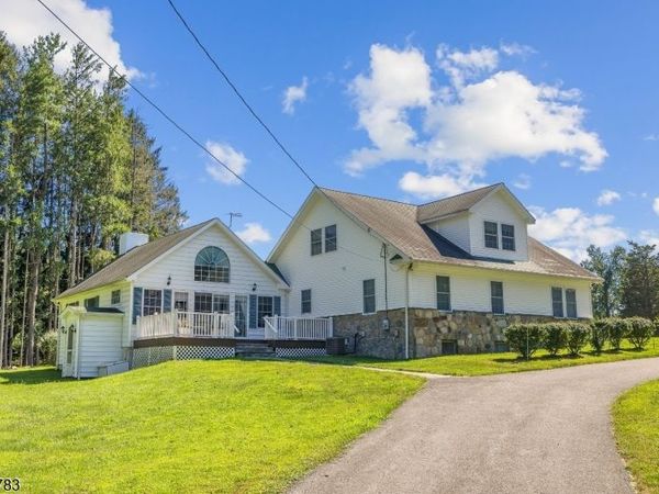 2 Spring Brook Ln, Lebanon, NJ 08826