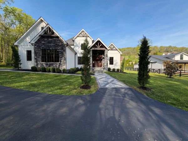 4450 Savage Pointe Dr, Franklin, TN 37064