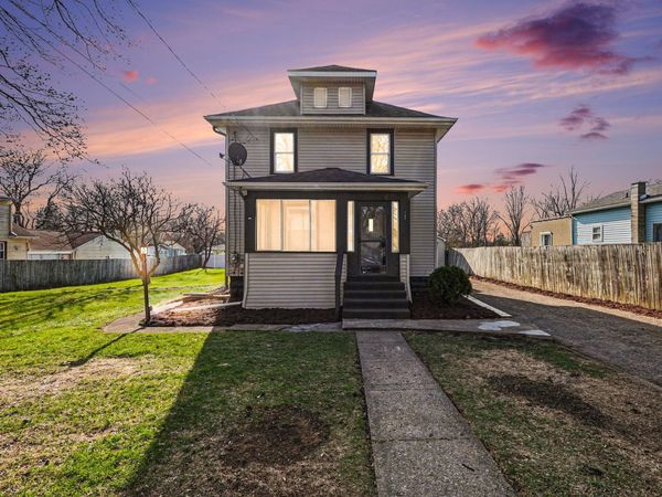 1104 N Waterloo Avenue, Jackson, MI 49202