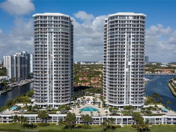 3802 NE 207th St, Unit 1001, Aventura, FL 33180