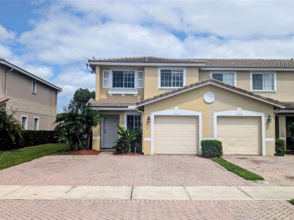 5910 Royal Way, Unit ----, Tamarac, FL 33321