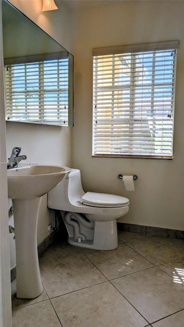 5910 Royal Way, Unit ----, Tamarac, FL 33321 Photo