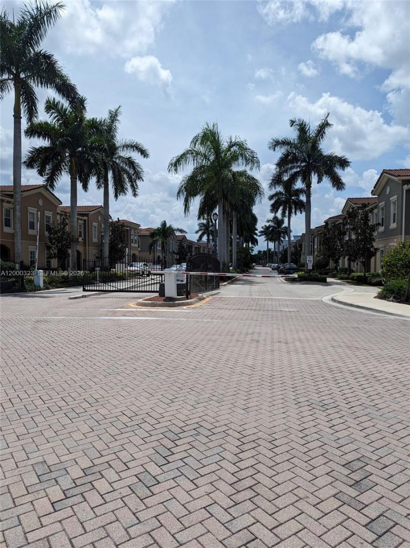 5910 Royal Way, Unit ----, Tamarac, FL 33321 Photo