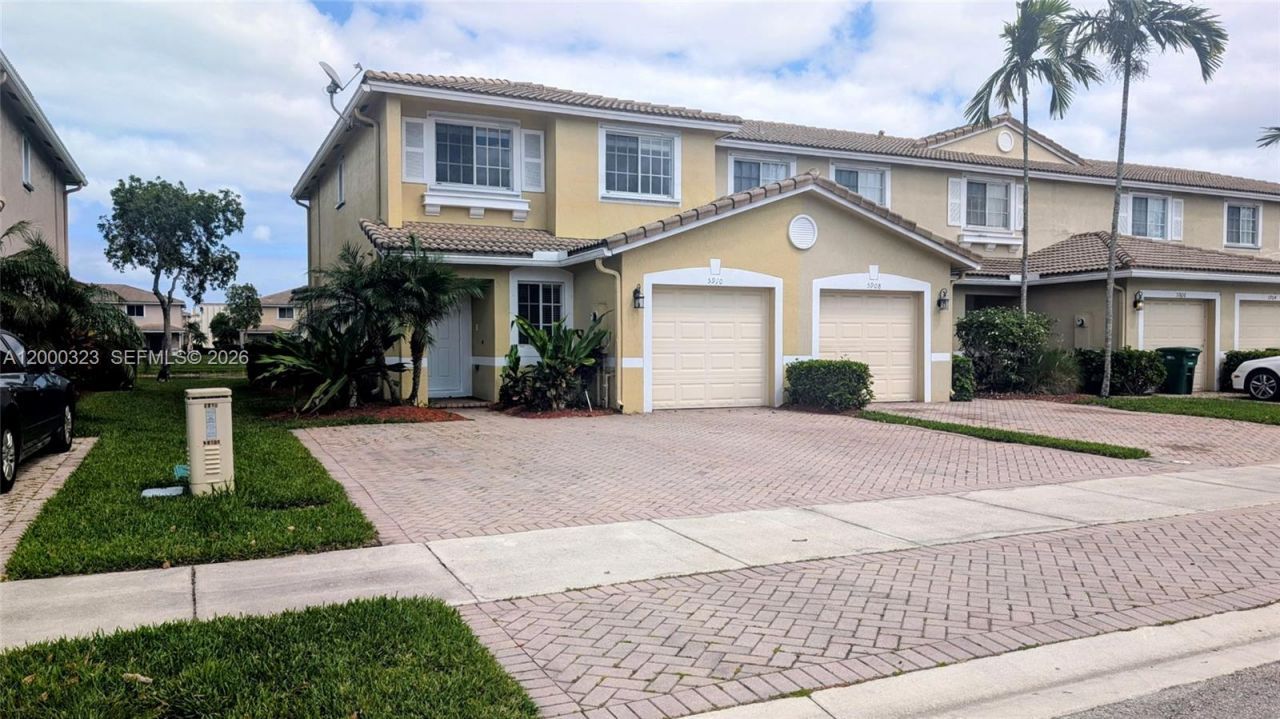 5910 Royal Way, Unit ----, Tamarac, FL 33321 Photo