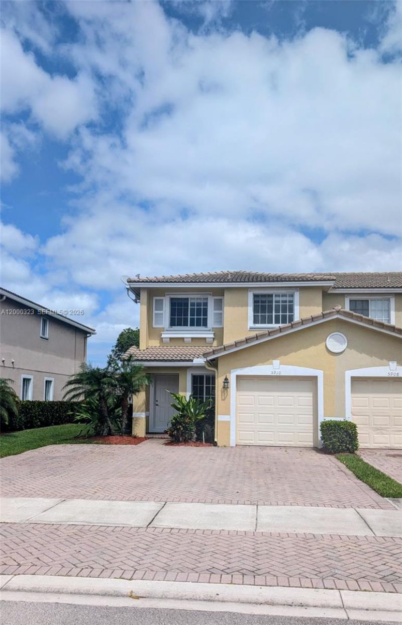 5910 Royal Way, Unit ----, Tamarac, FL 33321 Photo