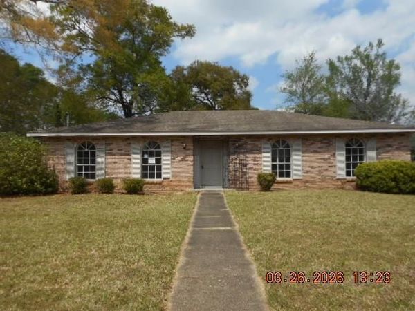 6000 Woodglen Court, Mobile, AL 36609