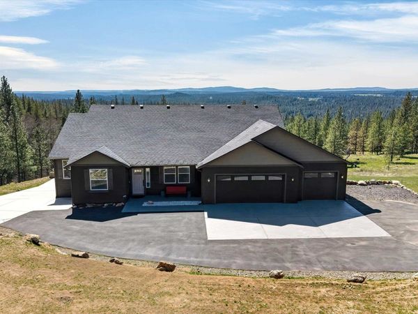 6528 E Robin Ln, Chattaroy, WA 99003