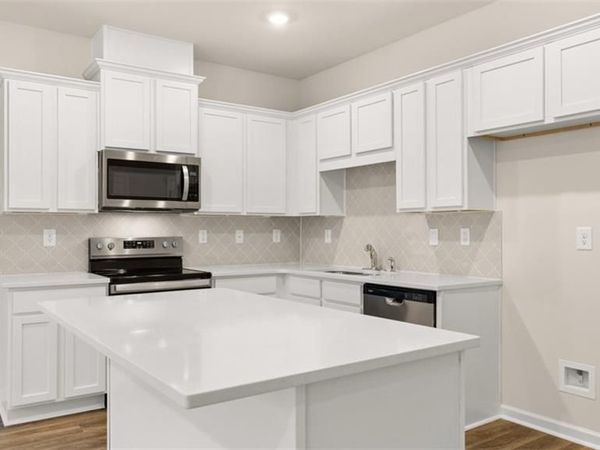 206 Kenmore Circle, Perry, GA 31069