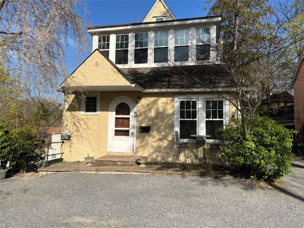 3 Daniel Place, Unit 2, Sea Cliff, NY 11579