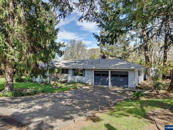 1525 NW Woodland Dr, Corvallis, OR 97330